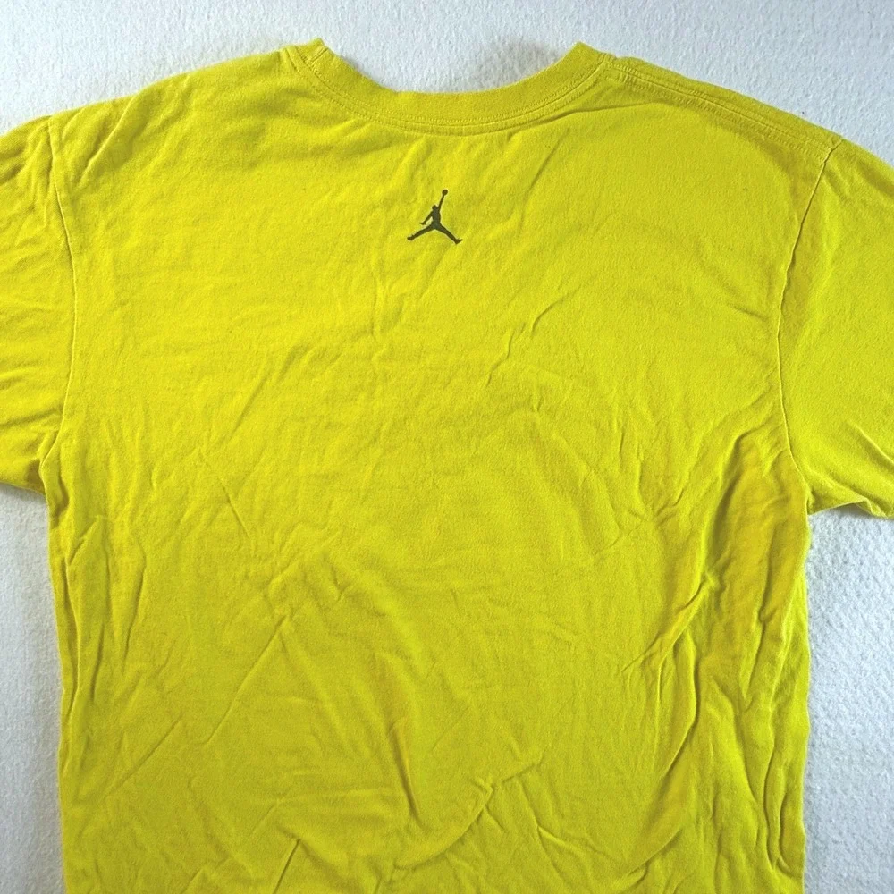Jordan T-Shirt Mens Large Yellow Burger‎ Sneaker Graphic Short Sleeve Tee